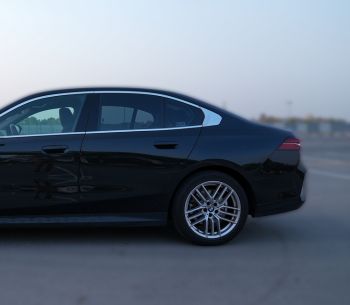 BMW 5 side view